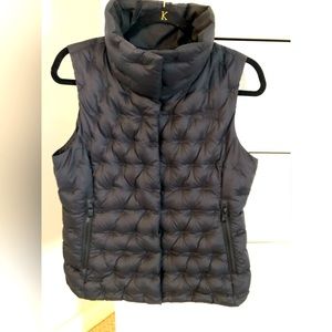 The North Face Holladown Cropped Vest, Size Mesium. Like new!!
